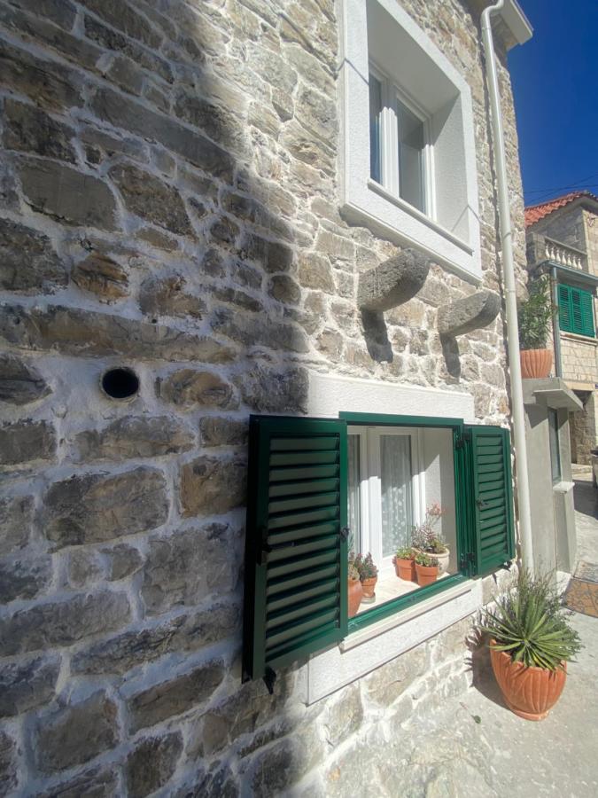 Apartman Oleandar Kastela Exterior photo